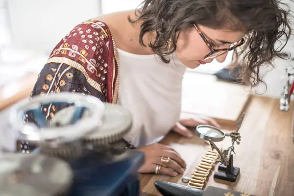 Aysha Bilgrami, la joyera colombiana que une culturas