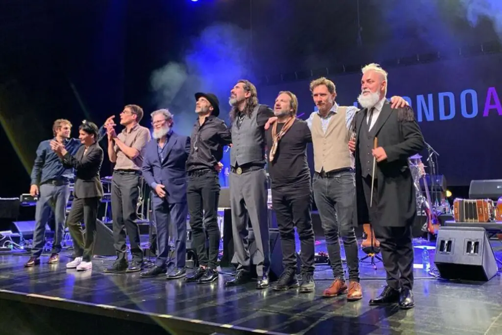 “la música de bajofondo siempre ha sido muy visual” Bajofondo