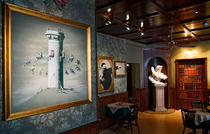 Conozca el hotel diseñado por Banksy en la Franja de Gaza