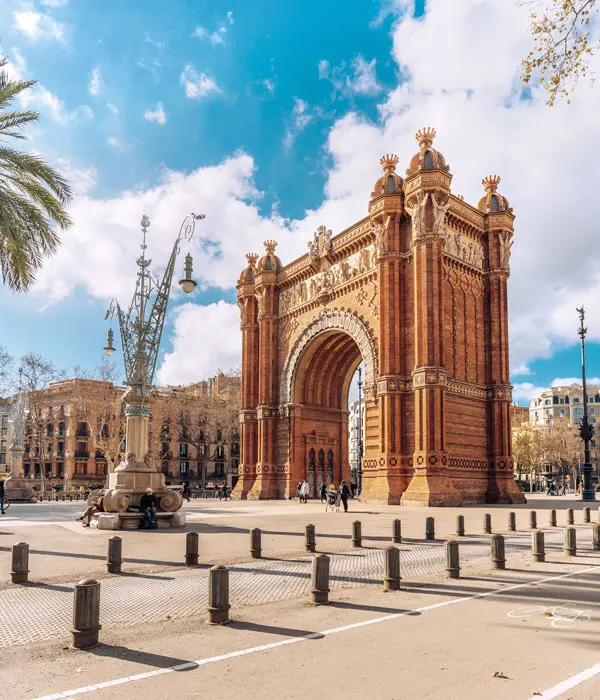 Cinco lugares para darle la bienvenida al 2022 Arco del triunfo barcelona