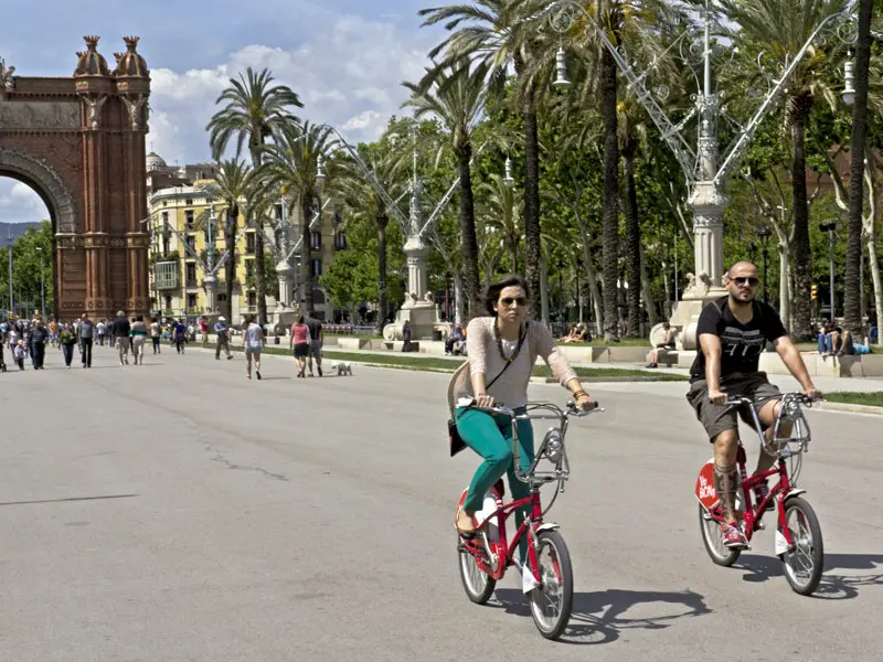 Recorra florencia, barcelona y parís en bicicleta