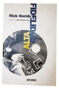 El periodista Karl Troller nos abrió las puertas de su biblioteca