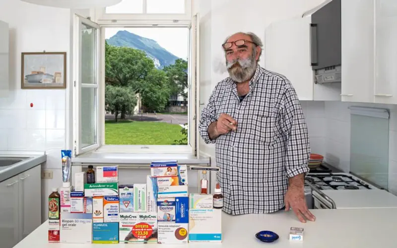 Happy Pills: “La felicidad está en comprar medicamentos que no necesitamos”