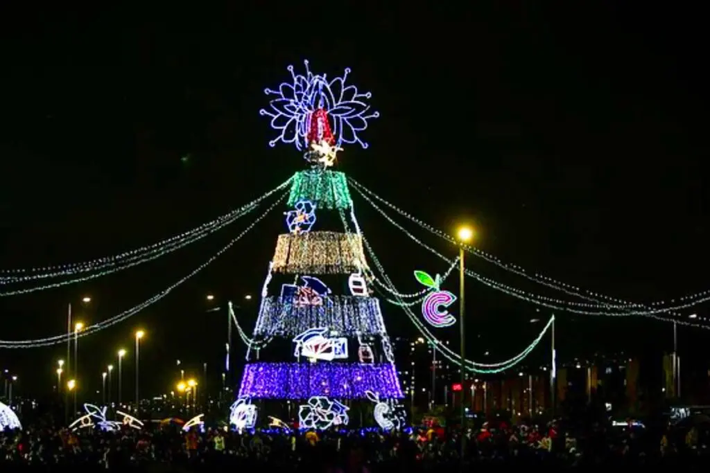 Bogotá tiene uno de los árboles de Navidad más esplendorosos del mundo