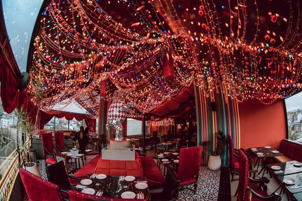 Cinco rooftop para comer y tomar cocteles en bogotá