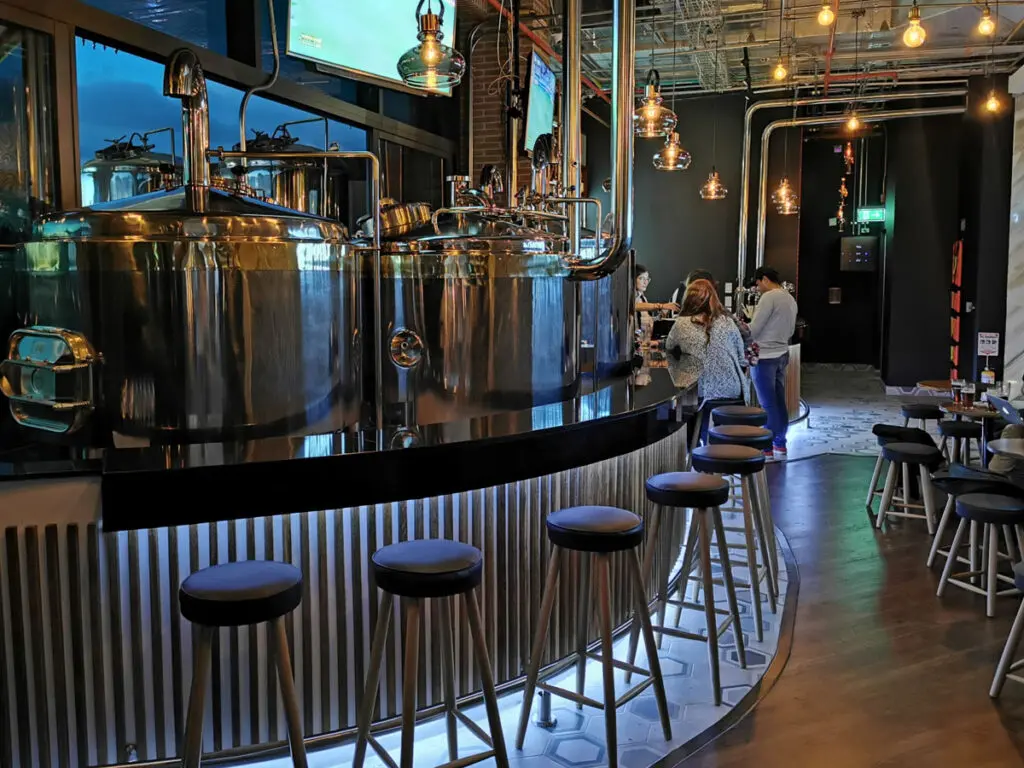 Brewpub, una cervecería a 42 metros de altura para disfrutar de la vista capitalina Brewpub