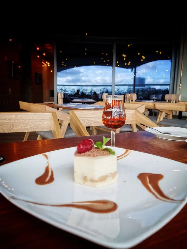 Brewpub, una cervecería a 42 metros de altura para disfrutar de la vista capitalina Brewpub