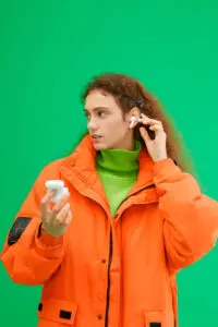 Tres celulares y unos audífonos: así es la serie 7 de realme en colombia Realme