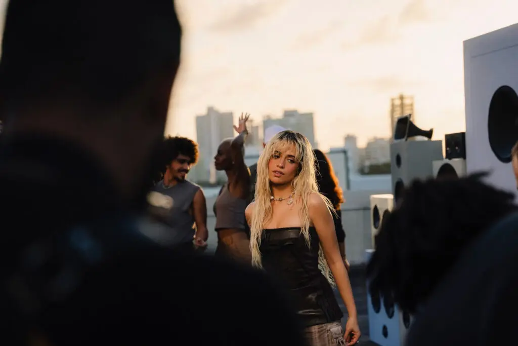 El contragolpe del ron con camila cabello