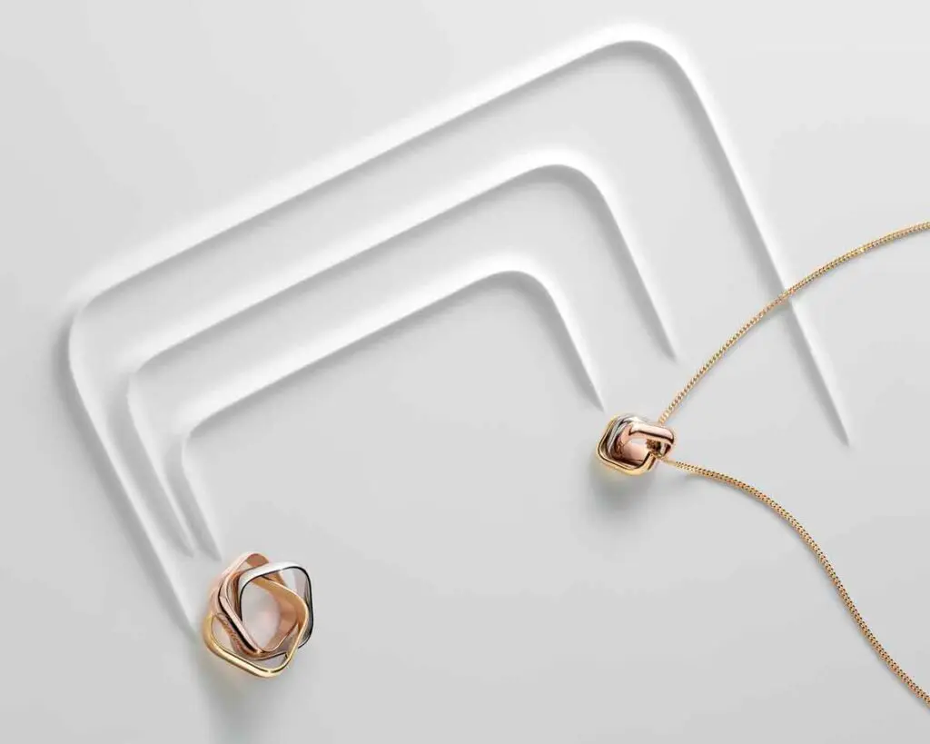 Cartier celebra el centenario del anillo trinity con nuevas interpretaciones que honran su legado