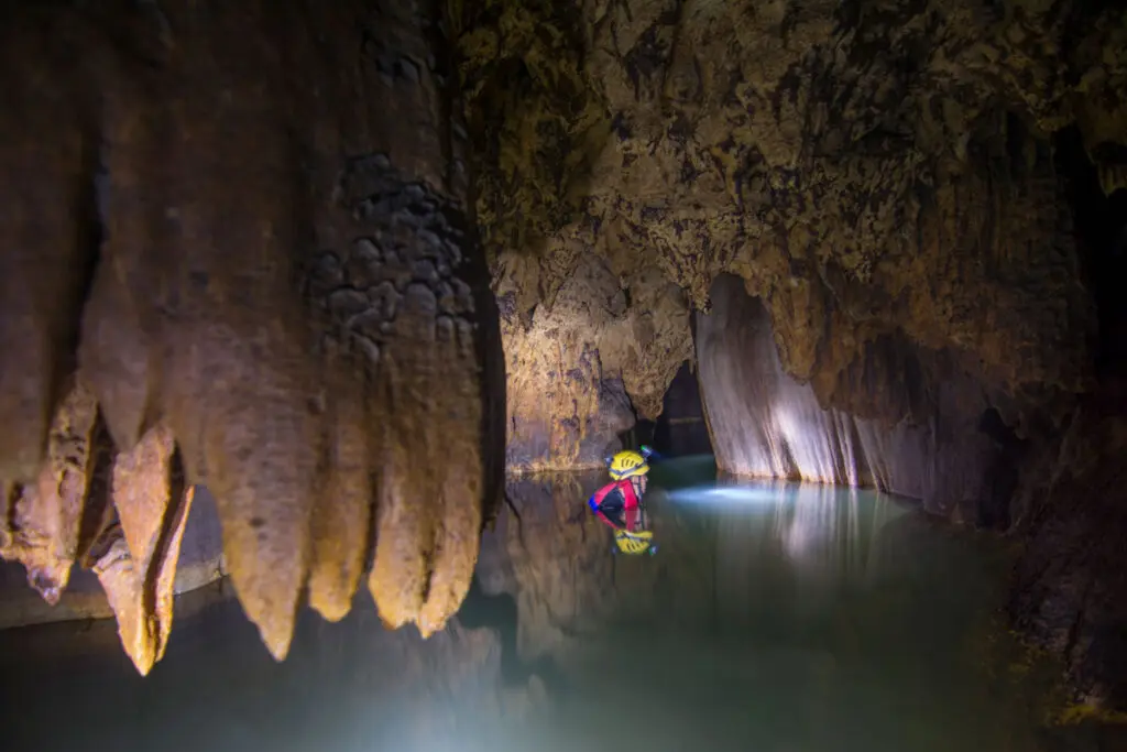 Caverna casa de piedra