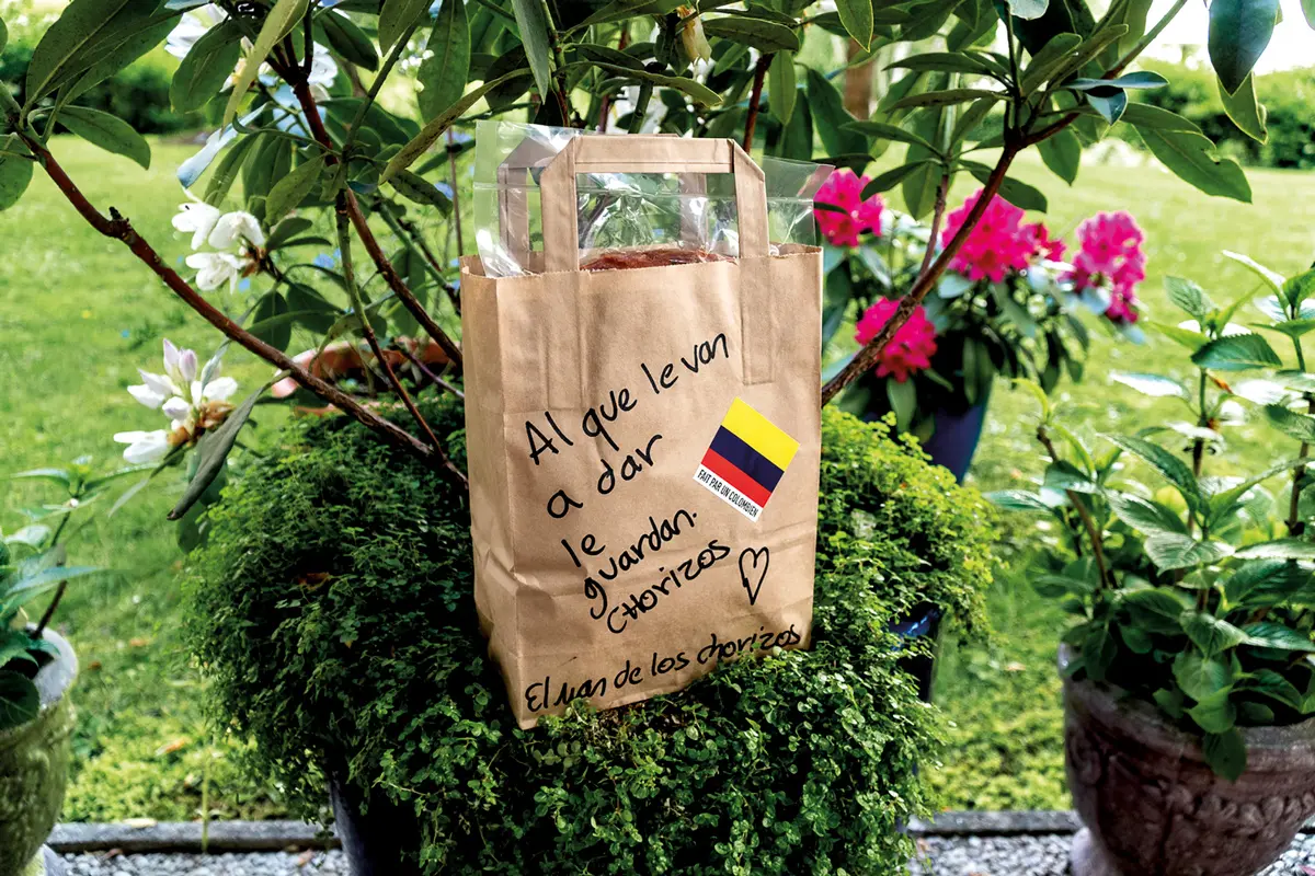 La historia del colombiano que conquistó Francia con chorizos chorizos