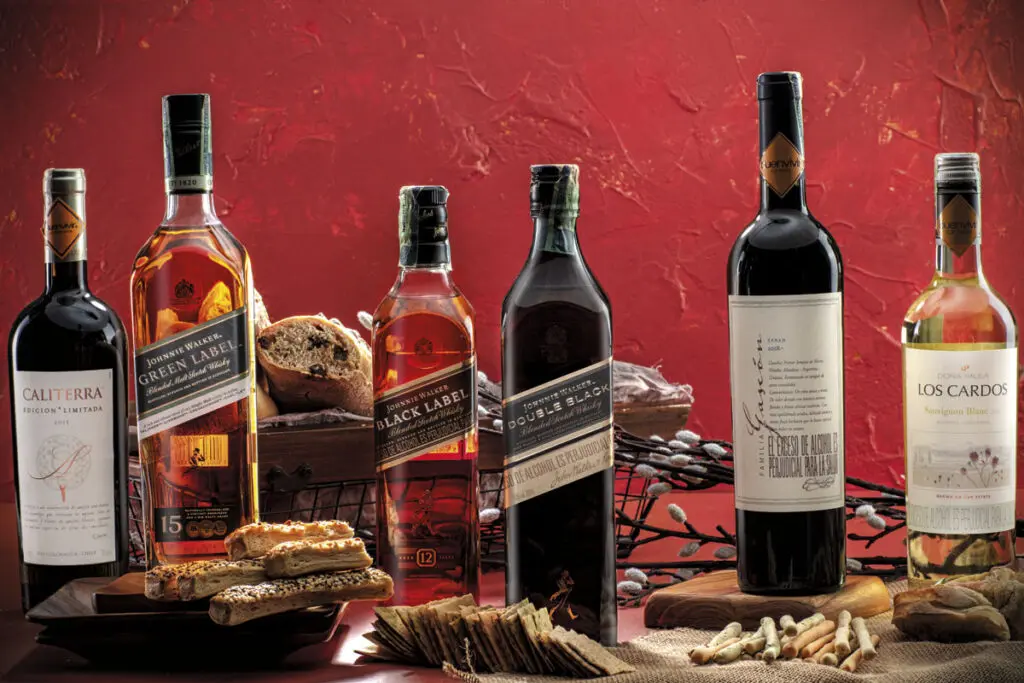 Tres whiskies escoceses, una ginebra y 6 vinos para su cava Vinos