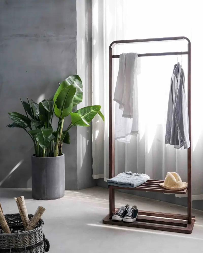 5 consejos para que sus prendas de fast fashion duren más Ropa rack