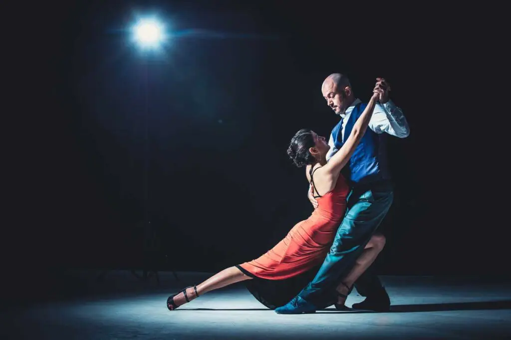 La ruta del tango en medellín: cinco opciones para ir bailar Tango en medellín