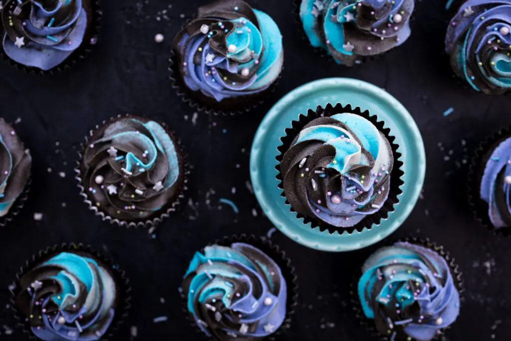 Las tendencias en repostería para 2023: rosas, revivir los años 80, morado, azul y otras más... Las tendencias en repostería para 2023: rosas, revivir los años 80, morado, azul y otras más...