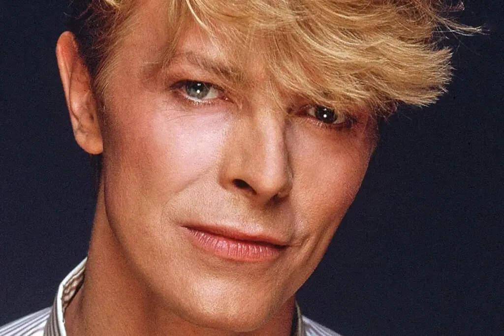 David bowie: "gracias por la música, vaquero espacial" David bowie