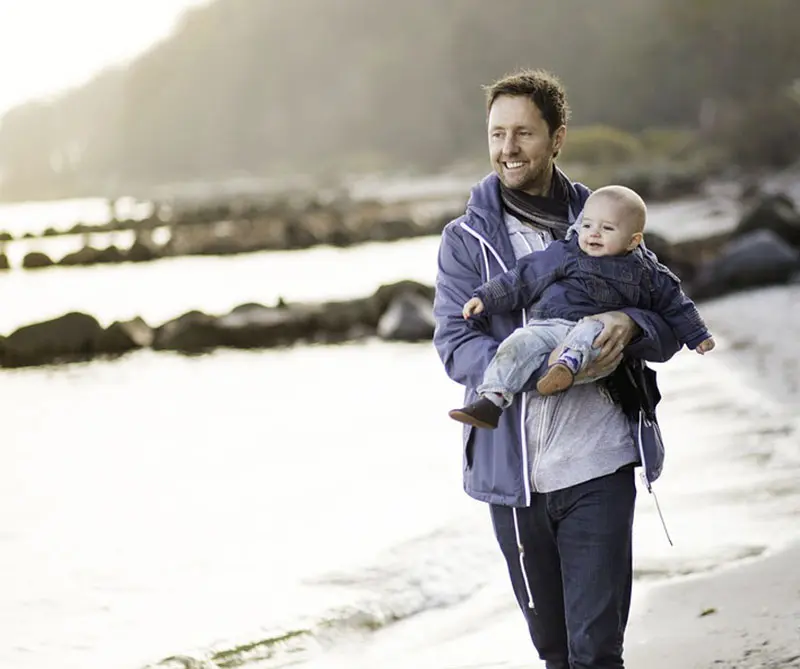 9 juguetes para papás tecnológicos Bicicleta eléctrica Turbo X, Especialized. Que mejor que la bicicleta eléctrica con turbo de Especialized que no pesa nada. Se dice que es una de las bicicletas eléctricas más rápidas hasta 45 kms por hora, motor de 250 vatios con potencia en la rueda trasera , la batería de Litio-Ion se recarga en dos horas y también se puede regenerar con el pedaleo.