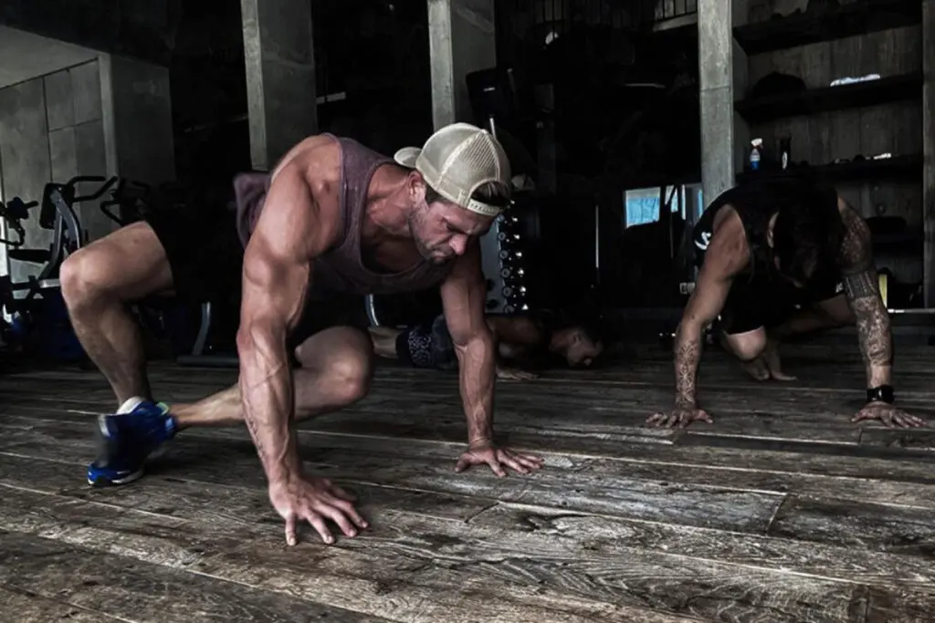 7 rutinas para ejercitar el cuerpo en casa como un profesional Ejercitar el cuerpo en casa