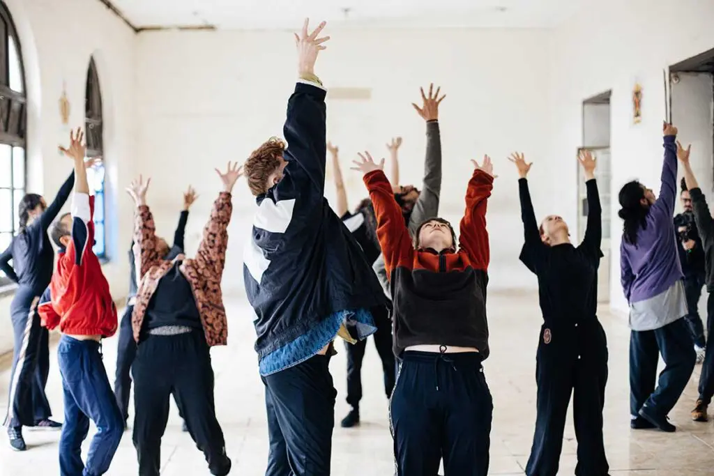 ‘elysium’, la experiencia de danza inmersiva que llega al bronx distrito creativo