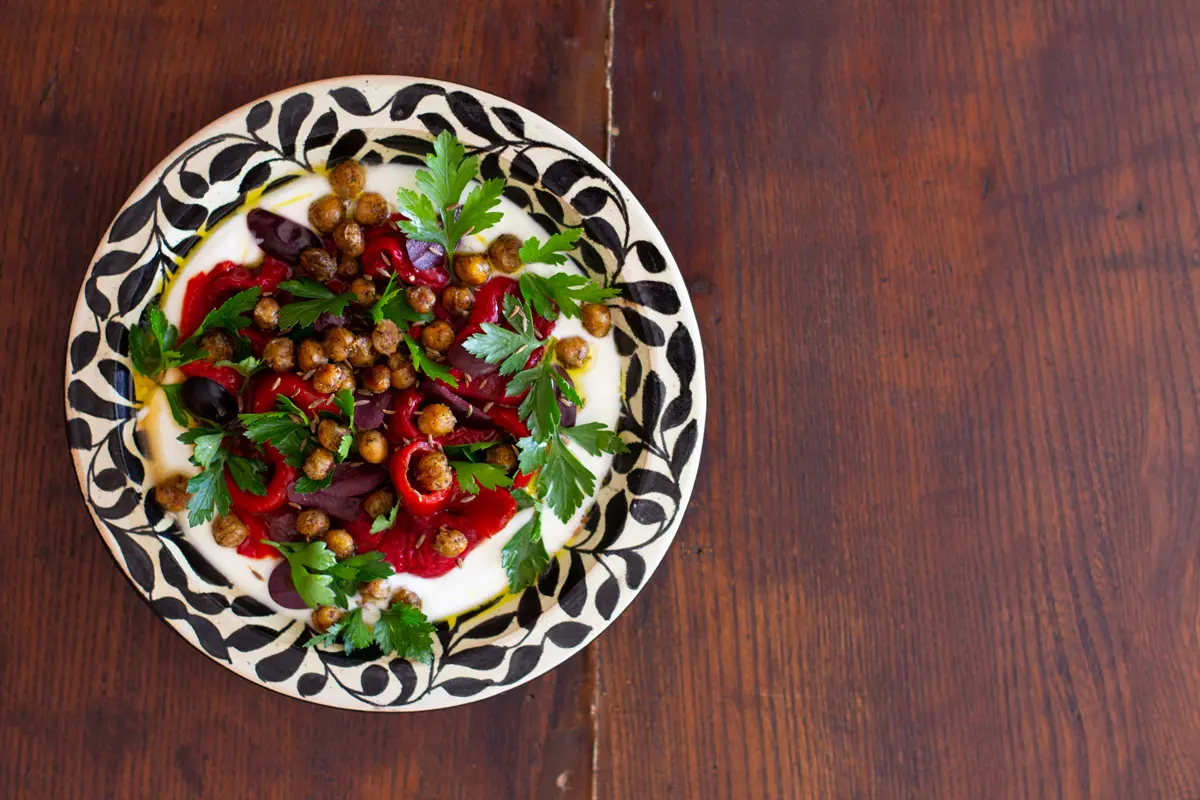 Cuatro recetas de ensaladas al estilo de oriente medio y europa del este Cuatro recetas de ensaladas al estilo de oriente medio y europa del este