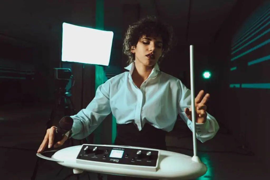 Nueve voltios: los músicos que interpretan el sonido de los planetas