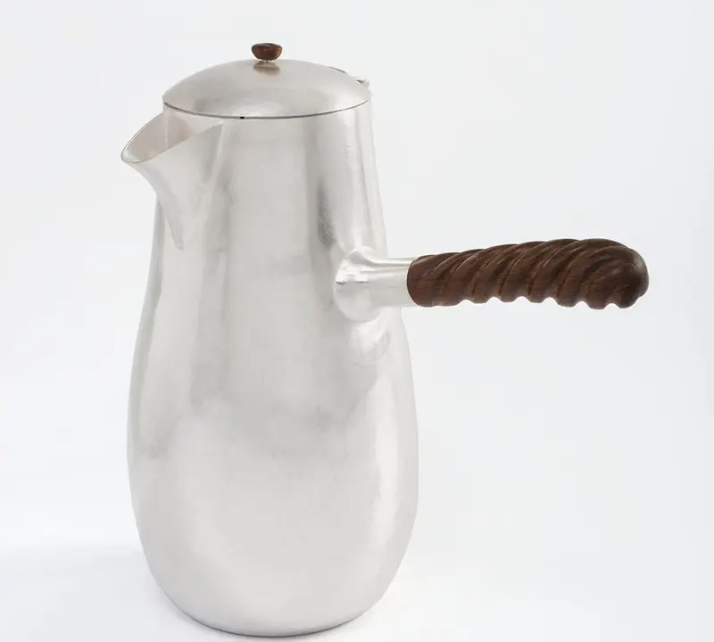 Los objetos de la guerra en versión artesanal