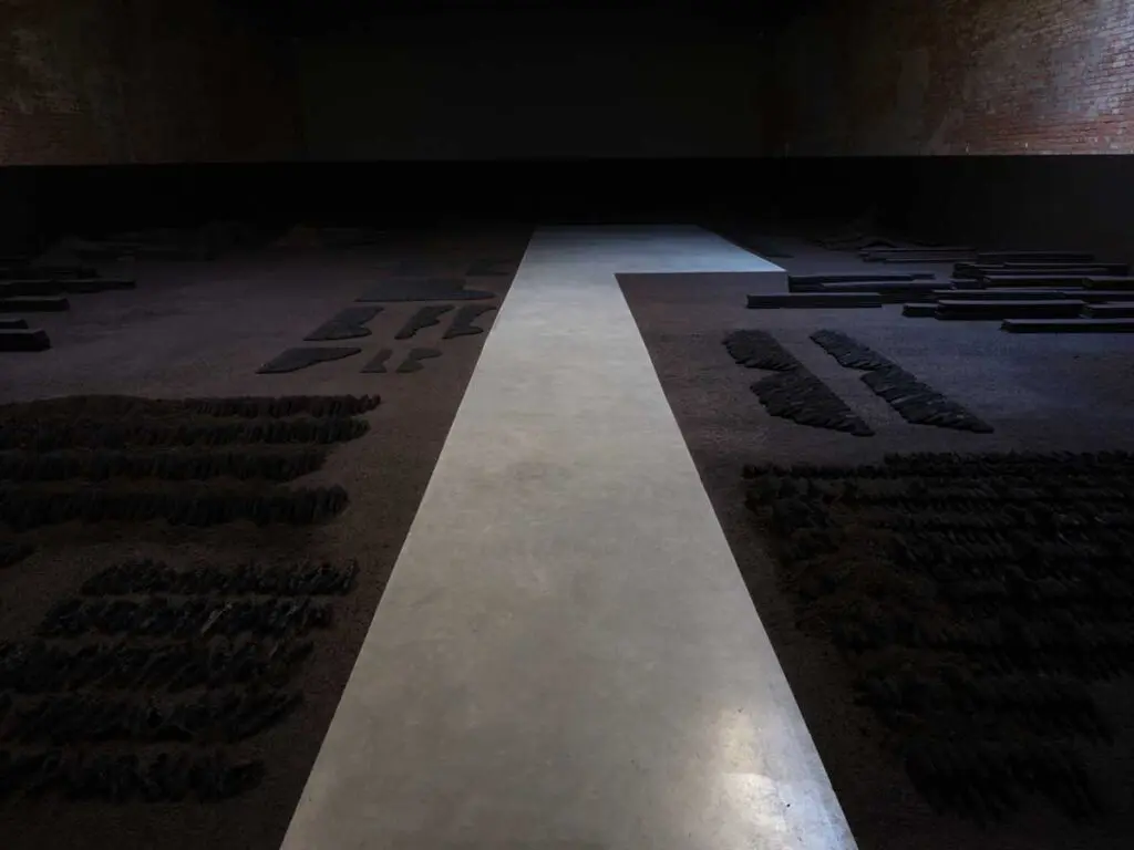 Exposición delcy morelos tierra