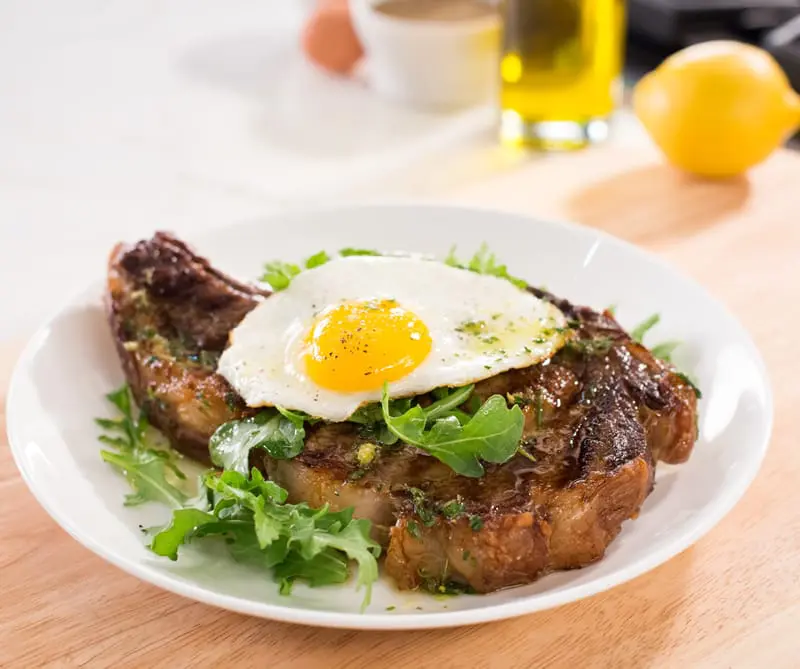 Receta, huevo, bistec