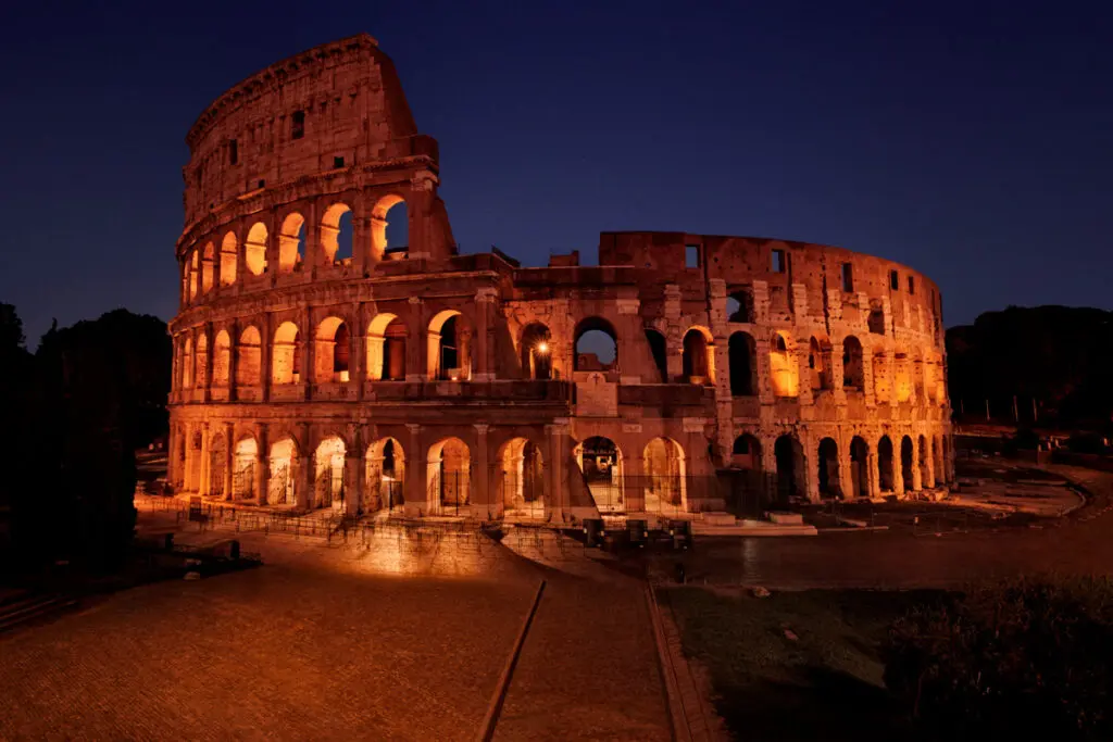 Reserve gratis una visita exclusiva al coliseo de roma, italia