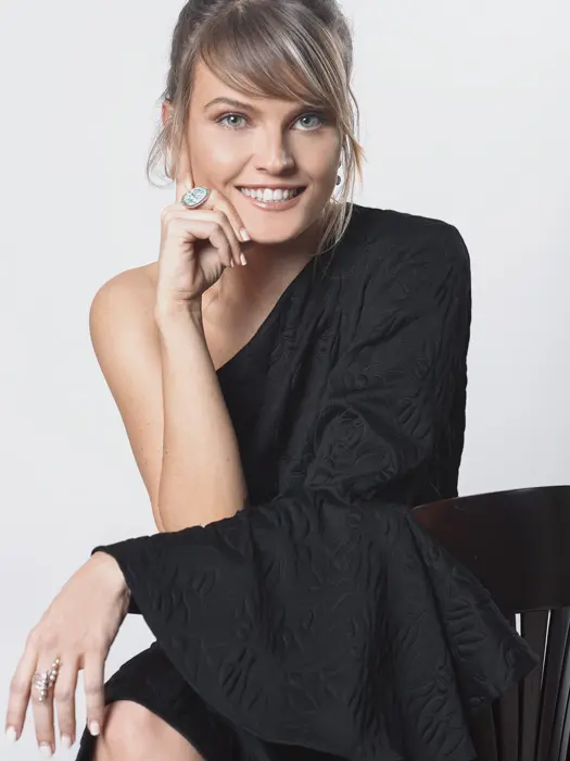 Gloria Álvarez, la mujer que critica a la izquierda y derecha por igual Gloria Álvarez, la mujer que critica a la izquierda y derecha por igual