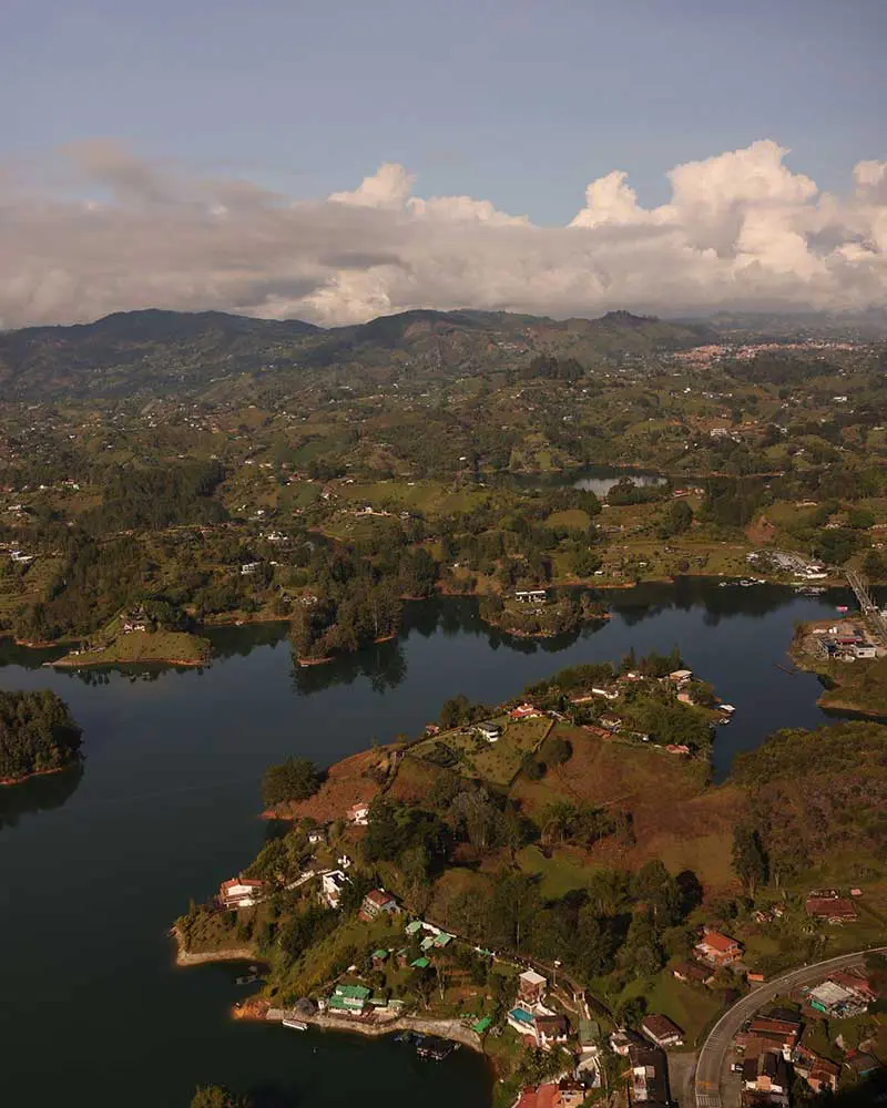 Una travesía de protección para todos con La Roche-Posay Guatapé La Roche-Posay