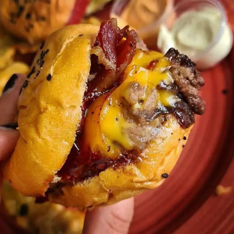 Hache, hamburguesas de colombia