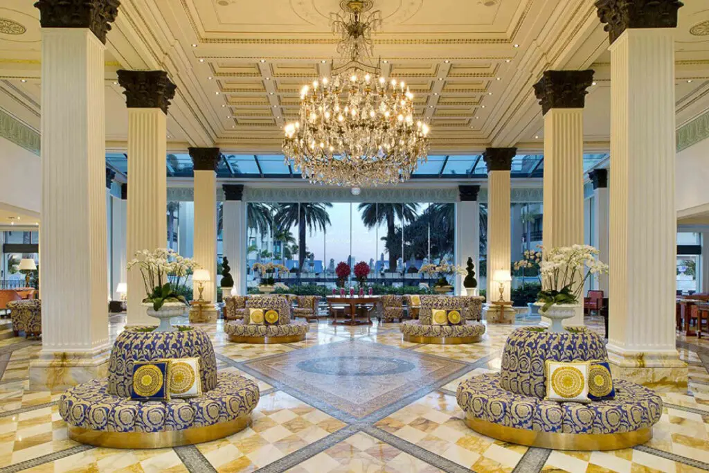 Hotel facebook