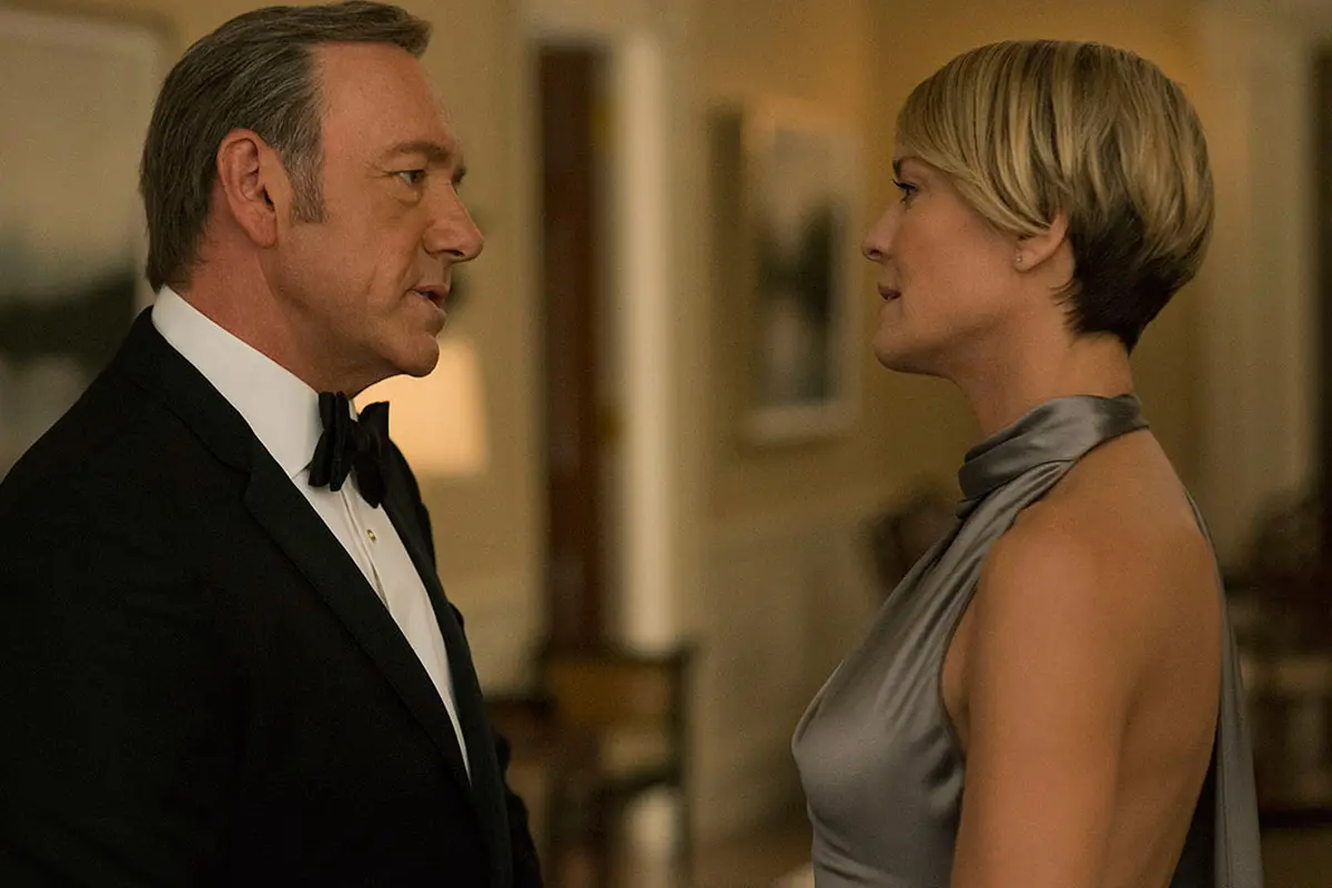 ¿qué es la tasa rosa y qué se hace para contrarrestarla? House_of_cards_1200x800