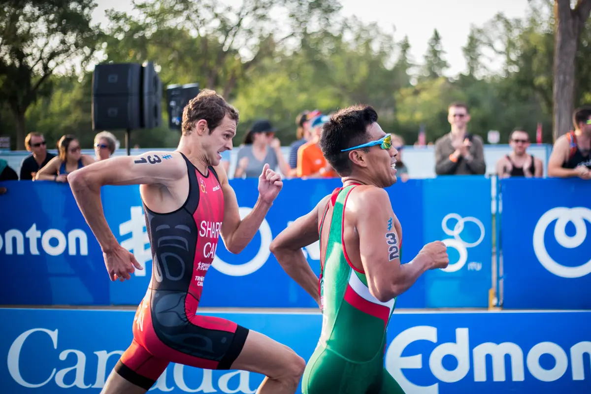 atleta ironman, Facebook