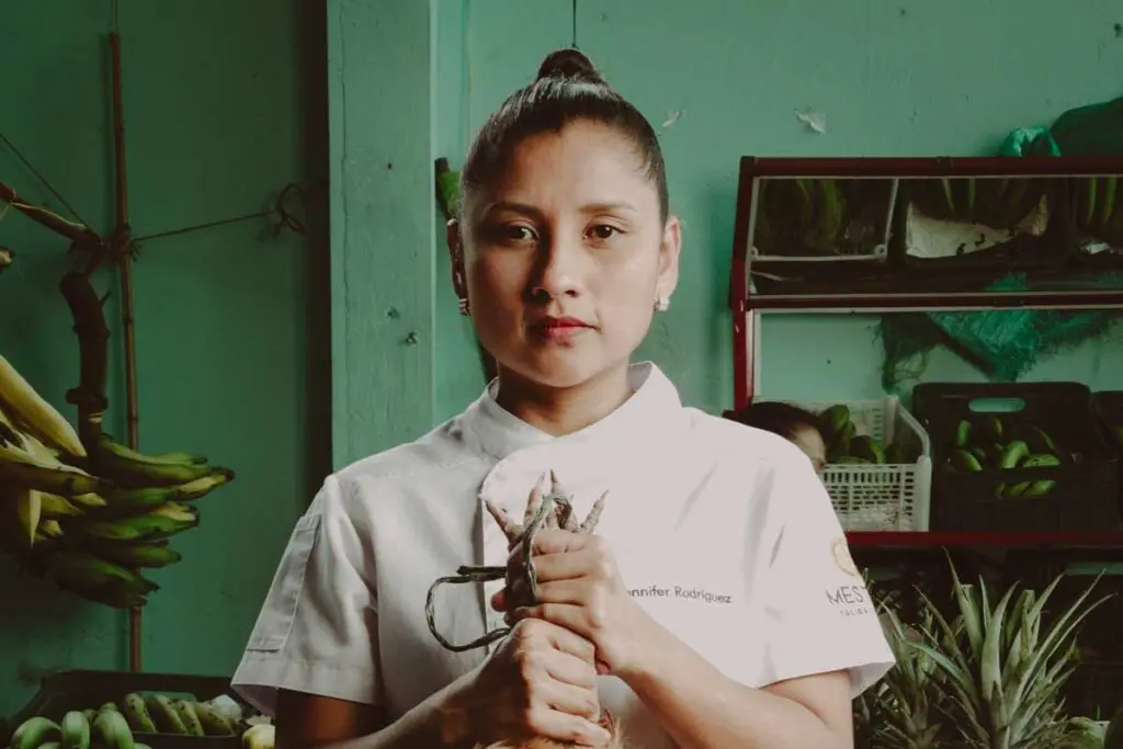 Jennifer rodríguez, la chef colombiana que triunfa con su restaurante en mesitas del colegio y que cocinó para la onu Jennifer rodríguez, mestizo, restaurante