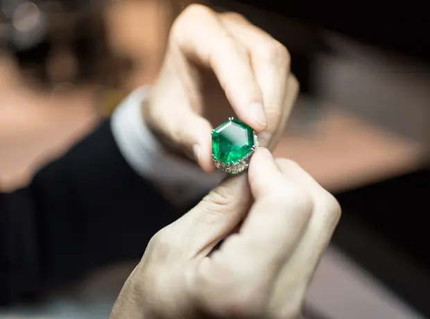 Andrés White: entre joyas, realeza y la alta sociedad