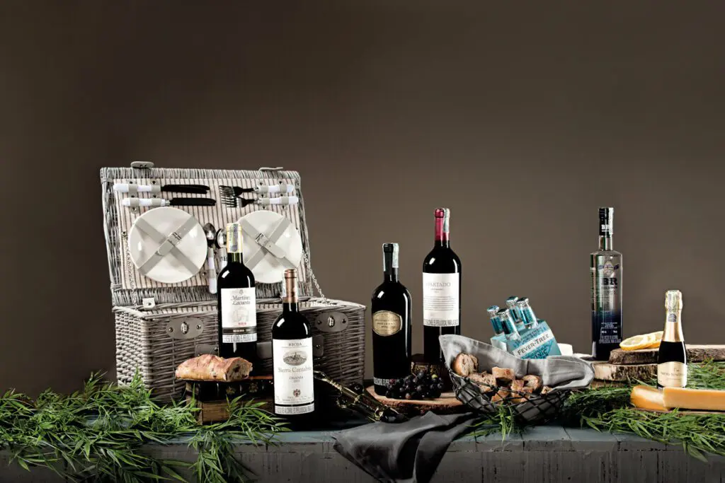 Vinos y ginebras que no pueden faltar en su cava Vinos y ginebras que no pueden faltar en su cava
