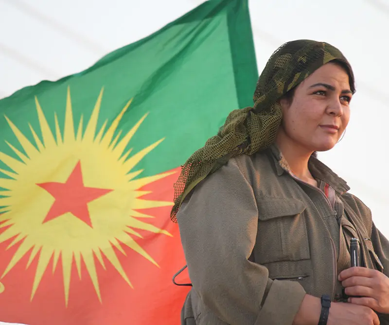 Población de Dgubayazit, en Turquía. A pesar de la pobreza absoluta de ciertas regiones, la hospitalidad y generosidad del pueblo kurdo son comparables sólo con las de las primeras comunidades religiosas.