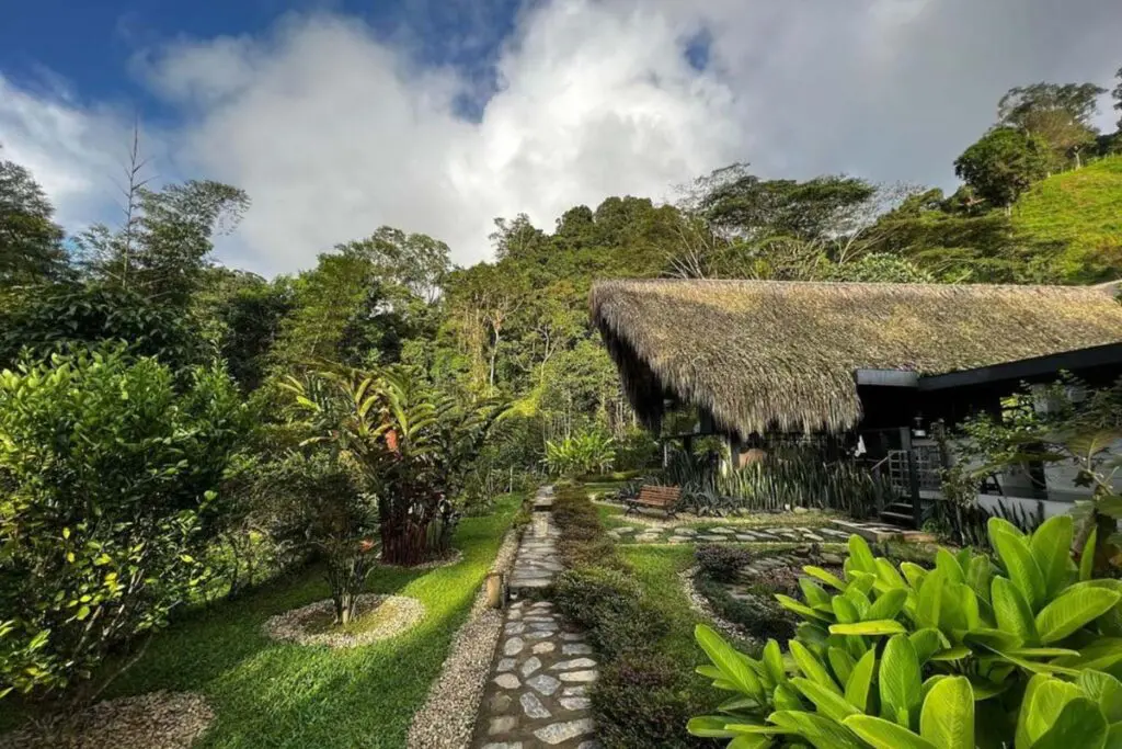 hoteles de lujo con naturaleza