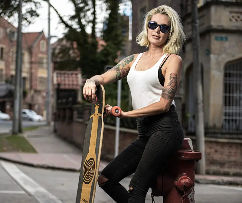 Todo sobre el longboard en colombia, el arte de surfear en el asfalto Todo sobre el longboard en colombia, el arte de surfear en el asfalto