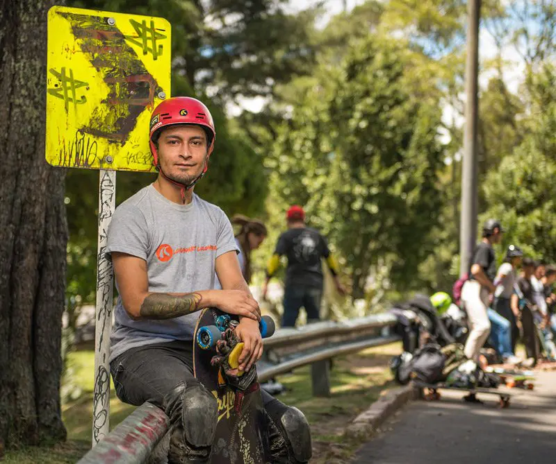 Todo sobre el longboard en colombia, el arte de surfear en el asfalto Todo sobre el longboard en colombia, el arte de surfear en el asfalto