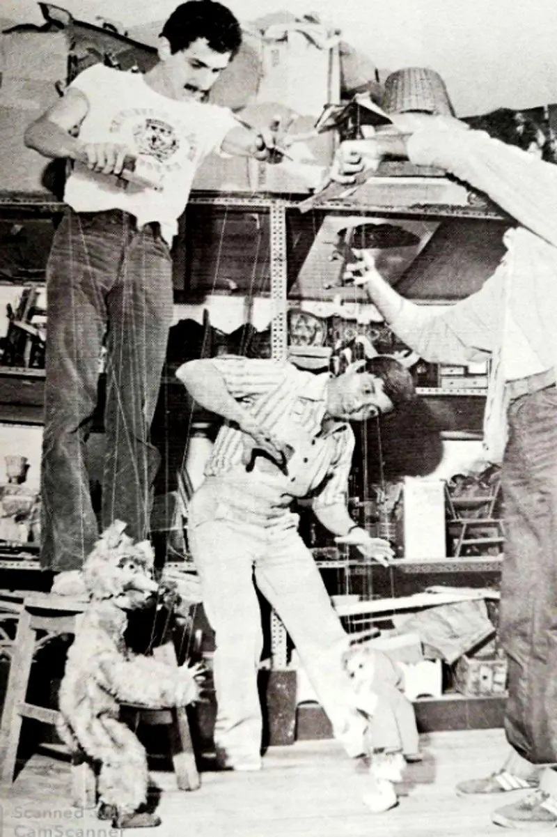 Jaime Manzur, el coleccionista de más de 700 títeres