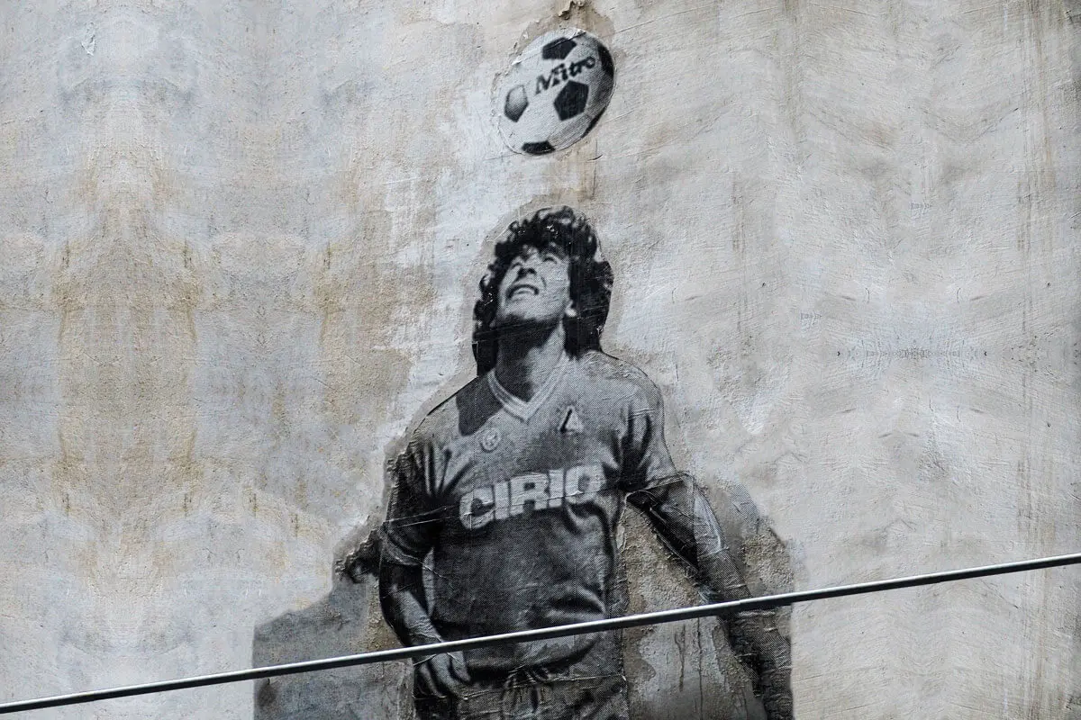 pelota de Diego Maradona