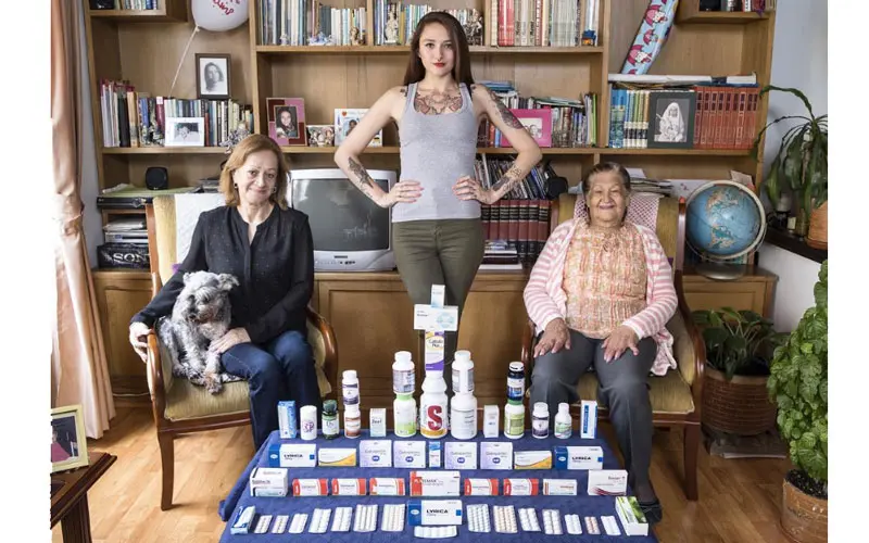 Happy Pills: “La felicidad está en comprar medicamentos que no necesitamos”