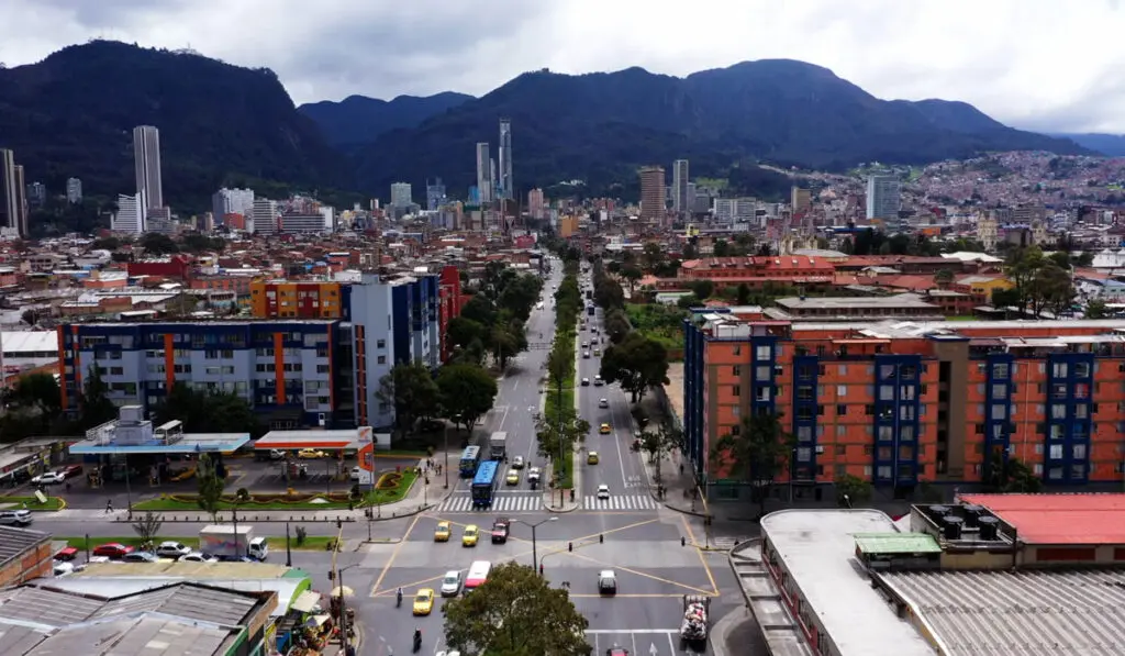 Marlon Moreno narra las historias de la capital colombiana en Metrópoli Bogotá