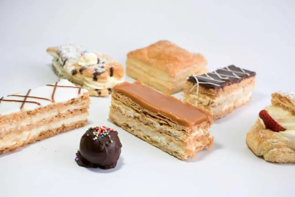 7 lugares para probar las mejores milhojas de bogotá Milhojas