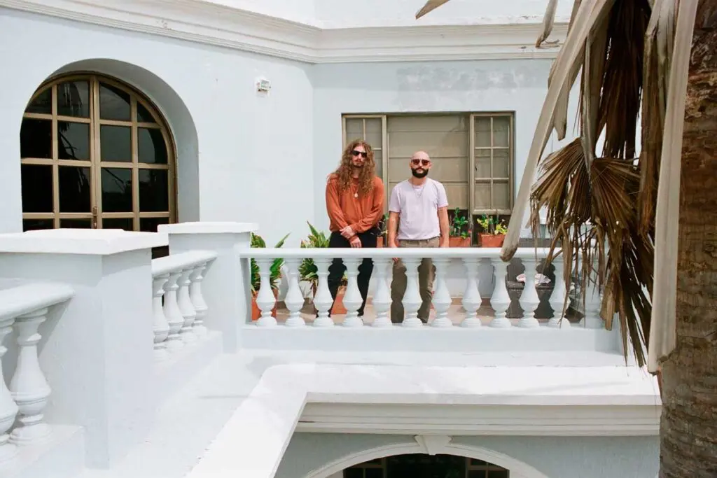 Mnkybsnss, escuche lo nuevo del dúo colombiano Mnkybsnss, escuche lo nuevo del dúo colombiano