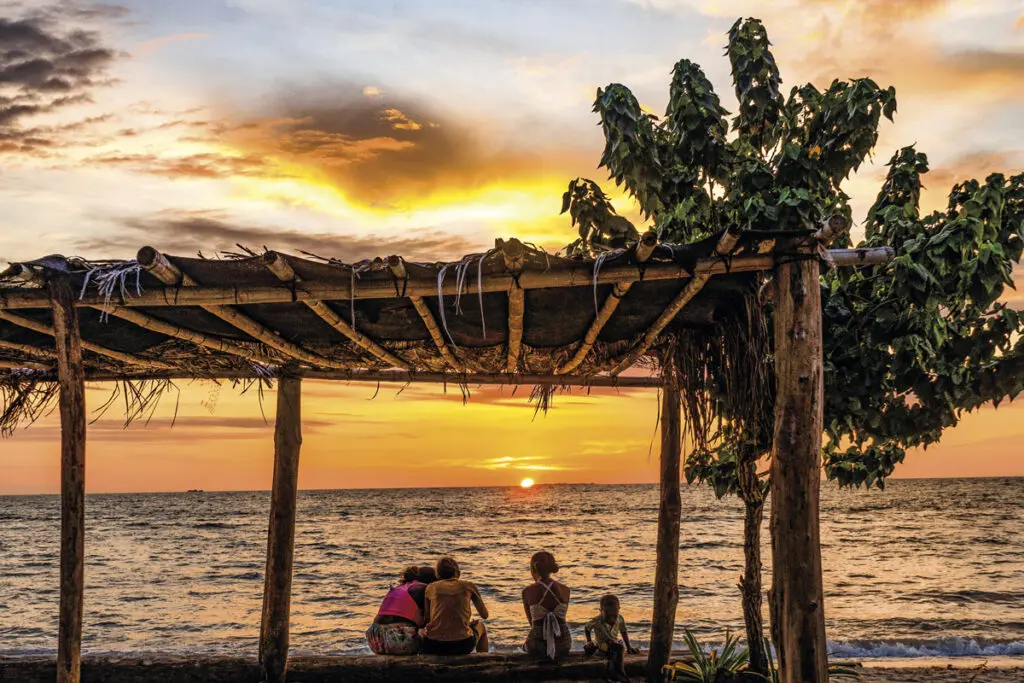 Cuando la luna llena sale en los montes de maría